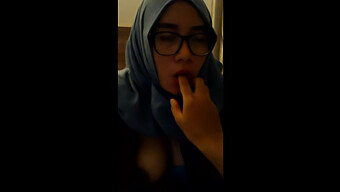 Video Blowjob Buatan Sendiri Dari Gadis Indonesia Berhijab