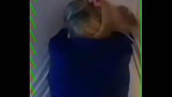 Umedă Și Sălbatică: Partea Kinky A Unei Milf Blonde