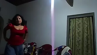 Tante Asia Dengan Payudara Alami Besar Memberikan Blowjob Rumahan