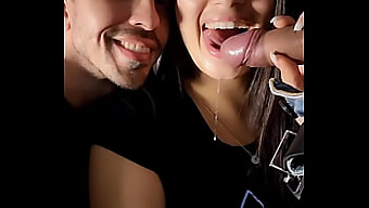 Amatör Hotwife Luana Kazaki Arthur Urso Sevgilisine Cumshot Blowjob Veriyor