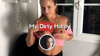 Las Pequeñas Tetas De Arya Laroca Rebotan Mientras Toma Una Gran Polla En Mydirtyhobby