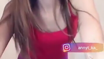 Persembahan Tarian Sensual Abby Di Bigo Live