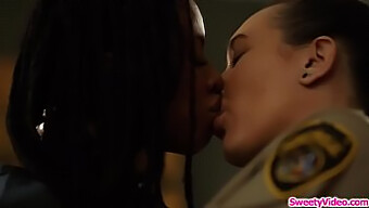 Ebony Inmate Enjoys Lesbian Pleasure