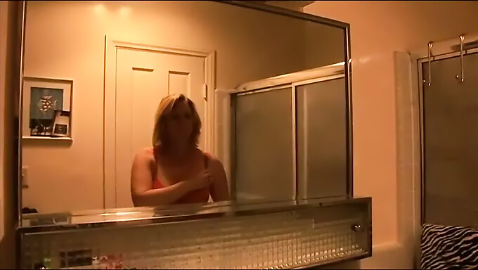 Kut Likken En Kussen In Deze Lesbische Milf-Video