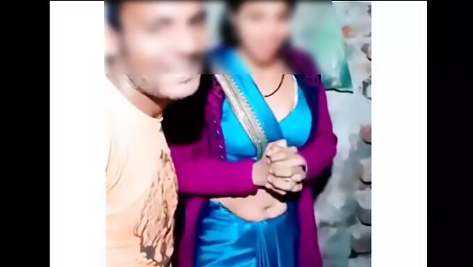 Gaya Bollywood, Ibu India Berpantat Besar Mendapat Blowjob Gaya Anjing