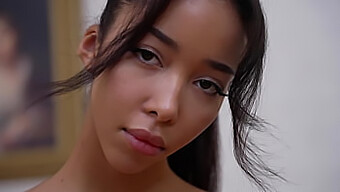 Lia Lin'S Diepe Keel En Cumshot Vaardigheden In Deze Aziatische Ebony Babe Video