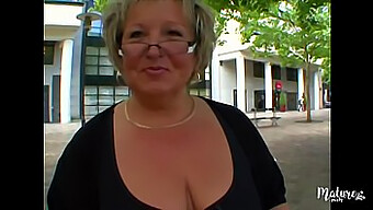 La Milf Française Amateur Carole May Se Fait Remplir Le Cul