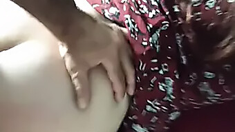 18+ Kız, Efendisiyle Acı Verici Anal Seks Deneyimini Yaşıyor