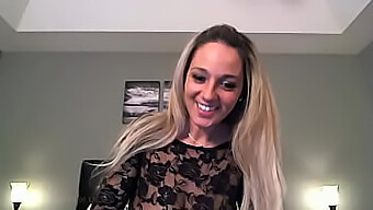 Nikki Sims' Cam Show - Naakt En Ongecensureerd