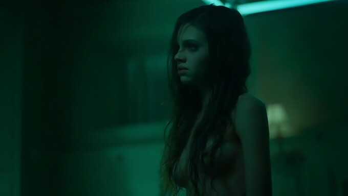 India Eisley Főiskolai Hallgató Szerepel A Don'T Look Filmben 2019-Ben - 2. Rész