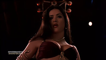 Salma Hayek'S Seductive Appearance In Lingerie