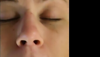 Video Rumahan Teman Dekatku Mendapatkan Facial Dari Mantannya