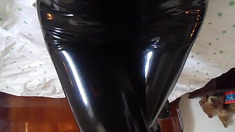 Plaisir De Femdom En Latex