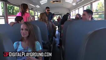 Kaci Lynn E Keiran Lee - Guidando Il Guidatore Dell'Autobus In Hd